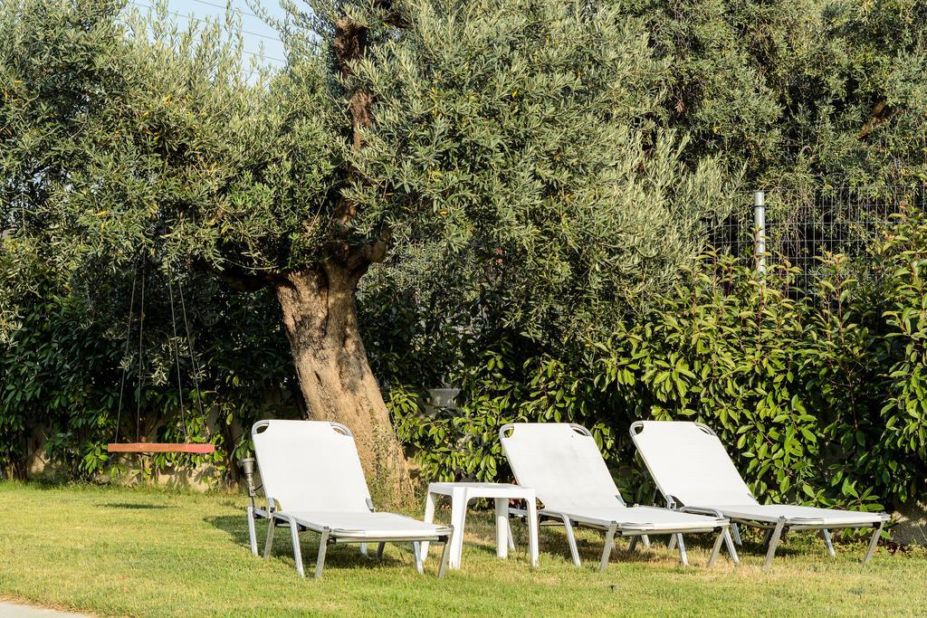 Villa Almira Luxury Apartments Ouranoupoli Exterior photo