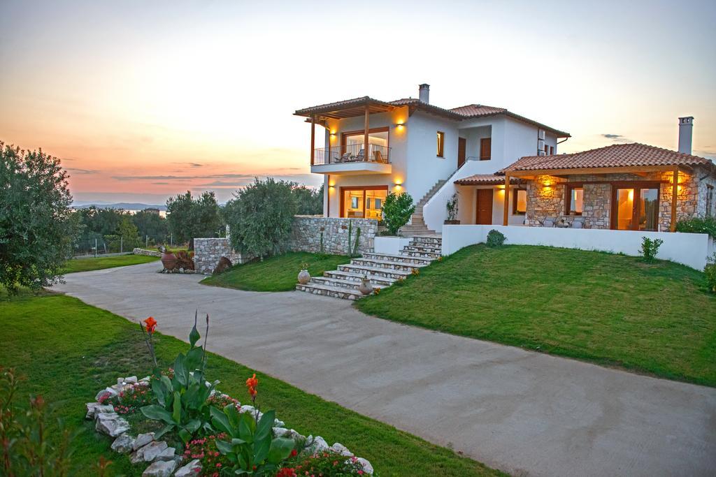 Villa Almira Luxury Apartments Ouranoupoli Exterior photo