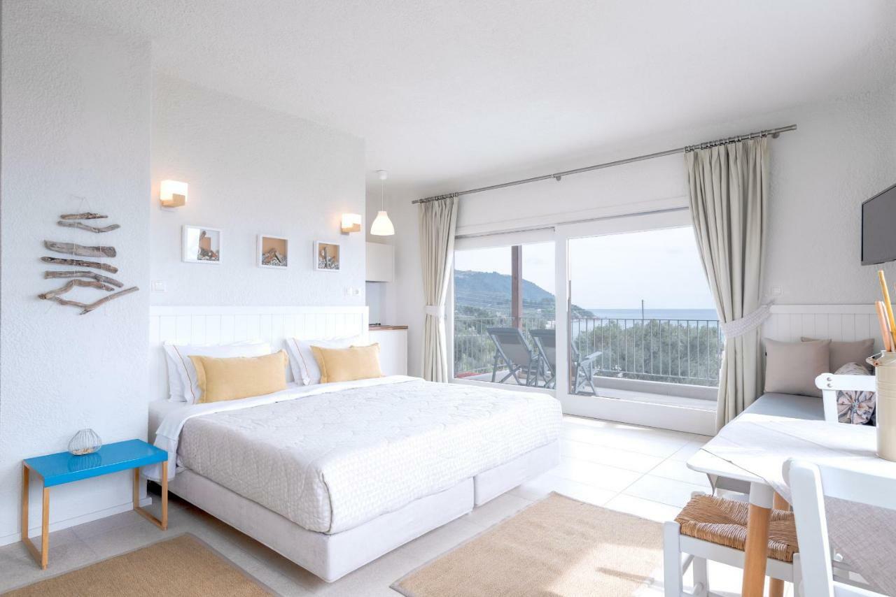 Villa Almira Luxury Apartments Ouranoupoli Exterior photo