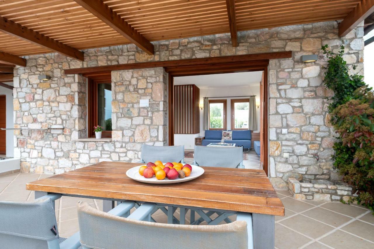 Villa Almira Luxury Apartments Ouranoupoli Exterior photo